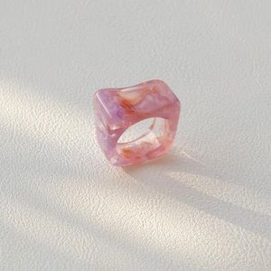 3/$15💞 Pink Chunky Resin Ring